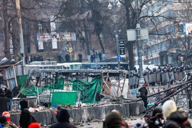 протест проти «диктатура» в Україні перетворює насильницькі