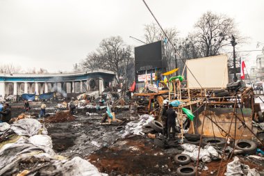 протест проти «диктатура» в Україні перетворює насильницькі