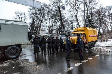 протест проти «диктатура» в Україні перетворює насильницькі