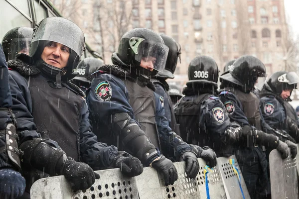 ウクライナでの「独裁」に対して抗議が暴力になります — ストック写真