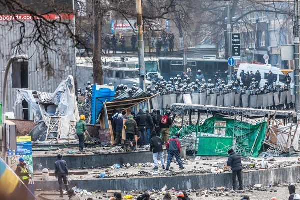 Protest mot "diktatur" i Ukraina blir våldsamma — Stockfoto