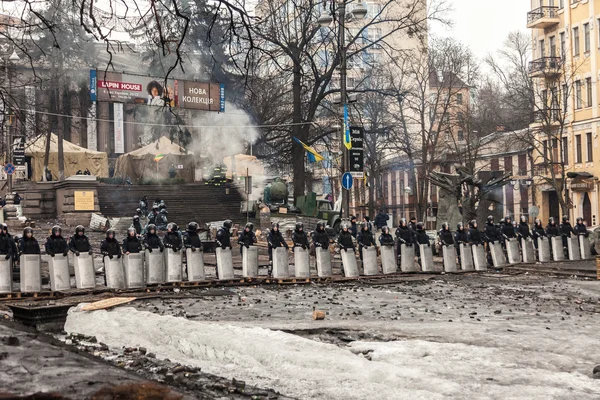 Protest mot "diktatur" i Ukraina blir våldsamma — Stockfoto