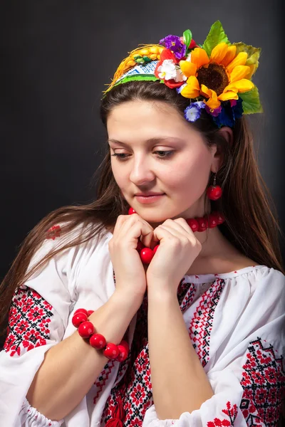 Attractive woman wears Ukrainian national dress — Stock Photo, Image