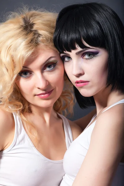 Two beautiful women with bright makeup — Stock Photo, Image