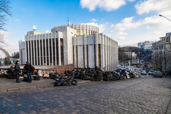 Ukrainian revolution, Euromaidan after an attack by government f — Stock Photo, Image