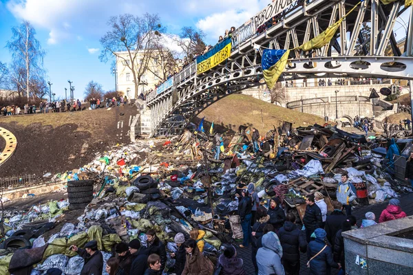 Oekraïense revolutie, euromaidan na een aanval door regering f — Stockfoto