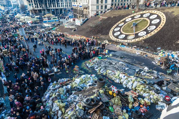 Ukrainian revolution, Euromaidan after an attack by government f — Stock Photo, Image