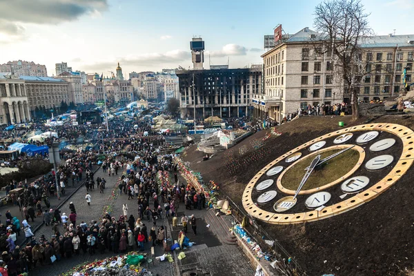 Ukrainian revolution, Euromaidan after an attack by government f — Stock Photo, Image