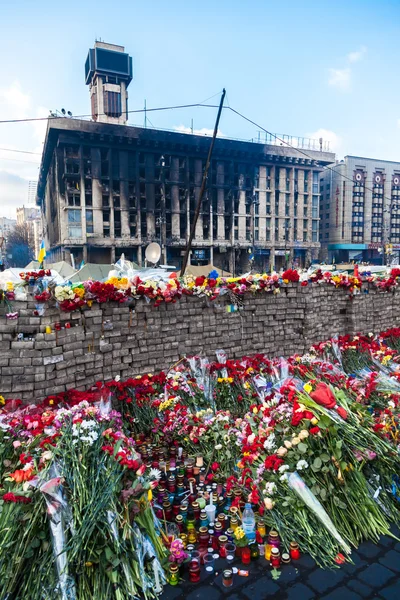 ウクライナの革命政府 f によって攻撃の後の euromaidan — ストック写真