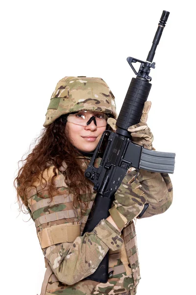 Linda menina do exército com rifle — Fotografia de Stock