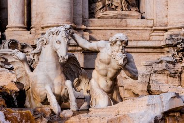 Trevi Çeşmesi - Roma'nın ünlü dönüm noktası