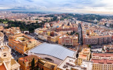 Saint peter's square Roma Vatikan ve havadan görünümü