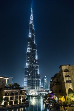 Uluslararası Dubai Kongre ve Sergi Sarayı, dubai, Birleşik Arap Emirlikleri üzerinde gece görüntüleme