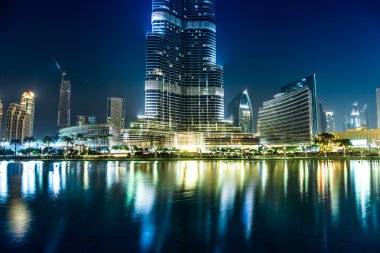 Uluslararası Dubai Kongre ve Sergi Sarayı, dubai, Birleşik Arap Emirlikleri üzerinde gece görüntüleme