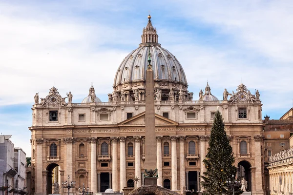 Basilique Saint-Pierre dans la Cité du Vatican à Rome, Italie . — Photo