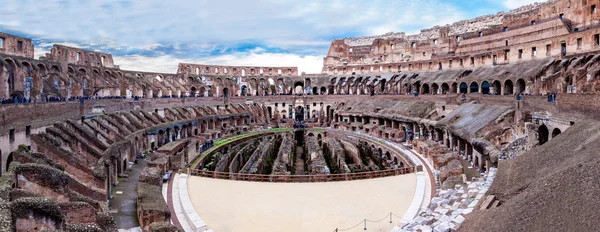 O Icônico, o lendário Coliseu de Roma, Itália — Fotografia de Stock