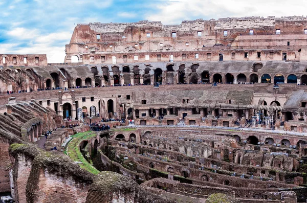 Az ikonikus, a legendás Colosseum, Róma, Olaszország — Stock Fotó