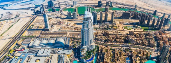 Dubaï centre ville. Architecture est, Émirats arabes unis. Aérien — Photo