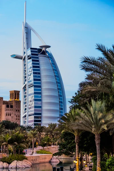 Burj Al Arab es un hotel de lujo de 5 estrellas —  Fotos de Stock