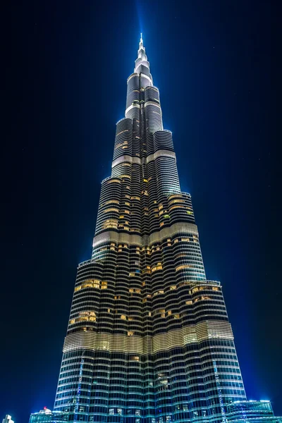 Blick auf den Burj Khalifa, Dubai, uae, bei Nacht — Stockfoto