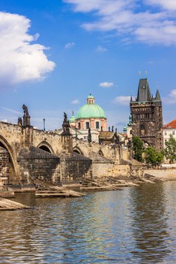Prag'da Karlov veya charles Köprüsü