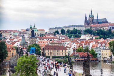 Prag'da Karlov veya charles Köprüsü
