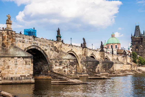 Karlov or Charles bridge in Prague — Stock Photo, Image