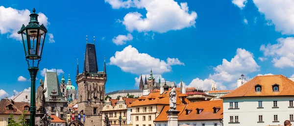 Prag 'daki Charles Köprüsü — Stok fotoğraf