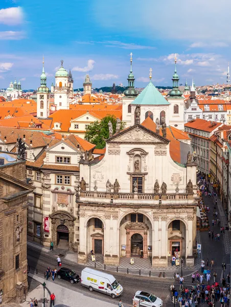 Karlovský nebo Karlovský most v Praze v létě — Stock fotografie