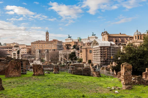 Ruinas romanas en Roma. — Foto de Stock