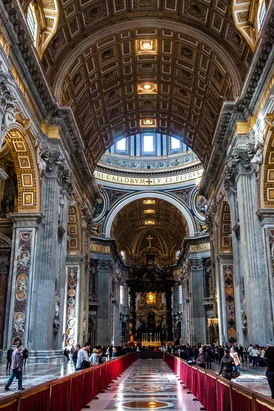 St. Peter's Basilica, St. Peter's Square, Vatican City — Stock Photo, Image