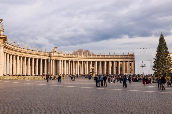 Basilique Saint-Pierre dans la Cité du Vatican à Rome, Italie . — Photo