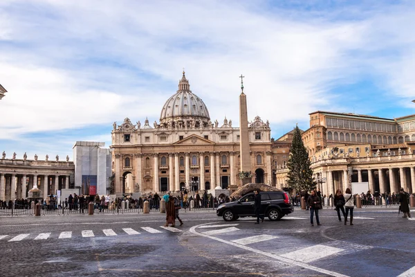 St. Peter's Basilica in Vatican City in Rome, Italy. — Stock Photo, Image