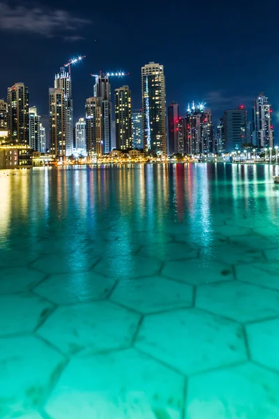 Dubai, na baixa. Leste, arquitetura dos Emirados Árabes Unidos — Fotografia de Stock