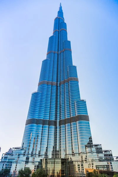 Vista sobre Burj Khalifa, Dubai, Emiratos Árabes Unidos, por la noche — Foto de Stock