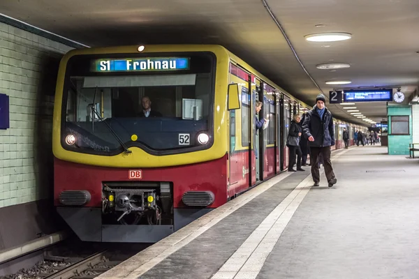 Персоналии: Станция метро Potsdamer Platz, Берлин — стоковое фото