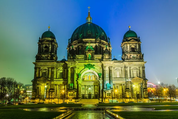 柏林 dom，是最高的教区的口语名称 — 图库照片