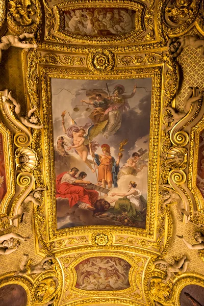 Grote schilderij galerie in het Louvremuseum in Parijs — Stockfoto