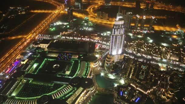 Flybilde av Dubai i sentrum fra Burj Khalifa – stockvideo