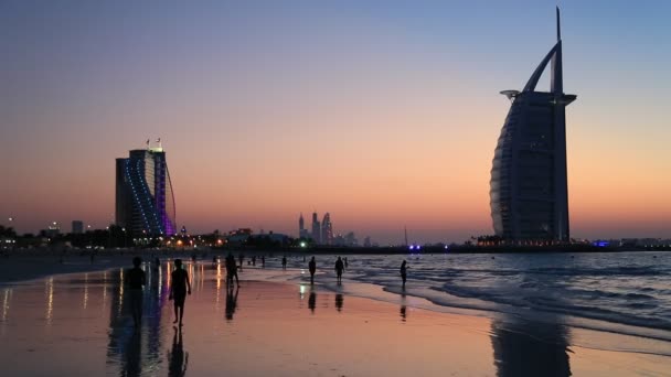 O primeiro hotel de luxo do mundo de sete estrelas Burj Al Arab — Vídeo de Stock