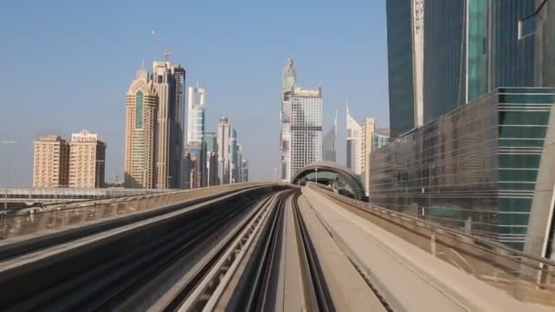 Dubai Metro as the world 's longest fully automated metro network — стоковое видео