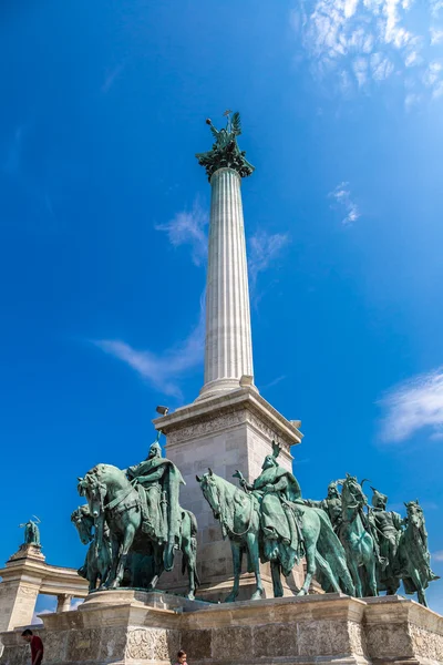Heroes square in Budapest, — Stock Photo, Image