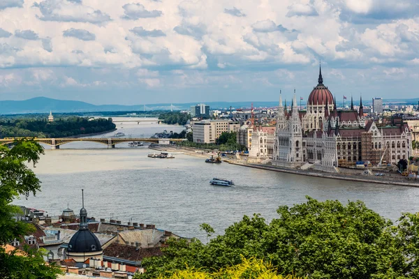 Das Parlamentsgebäude in Budapest, Ungarn — Stockfoto