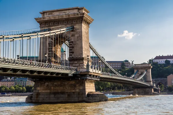 Τη γέφυρα των αλυσίδων szechenyi στη Βουδαπέστη — Φωτογραφία Αρχείου