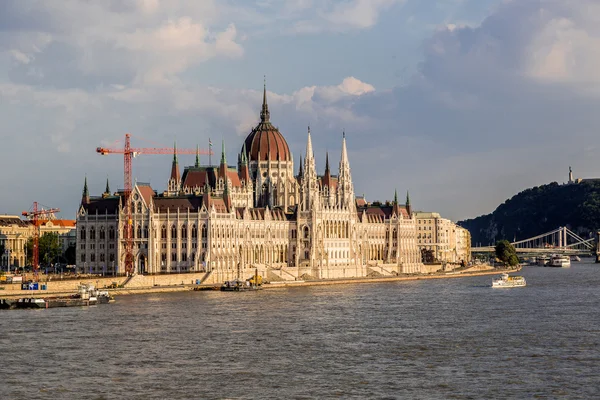 L'edificio del Parlamento a Budapest, Ungheria — Foto Stock