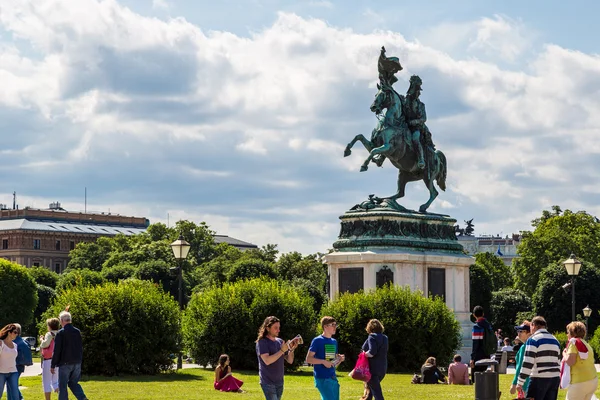 Horse and rider statue of archduke Karl in vienna at the Heldenp — Stock Photo, Image