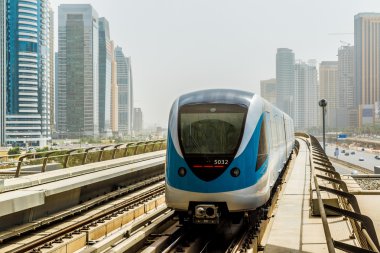 dubai metro demiryolu
