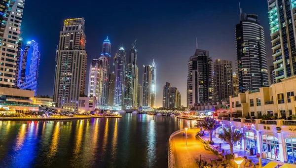 Dubai Marina paisaje urbano, Emiratos Árabes Unidos — Foto de Stock