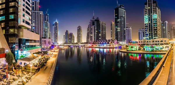 Dubai Marina paisagem urbana, Emirados Árabes Unidos — Fotografia de Stock