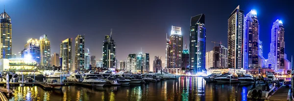 Dubai Marina paisaje urbano, Emiratos Árabes Unidos — Foto de Stock